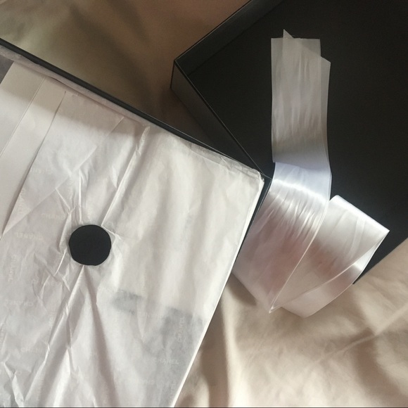Chanel 8-Piece Packaging, W/ Large Glossy Box Chanel logo Tissue Paper & Wax ST - Picture 5 of 13